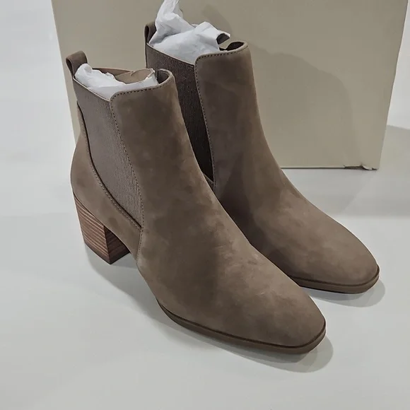 Anne Klein Women's Tan Ankle Boots Slip On.  Taupe. Sz 6.5 - Picture 2 of 8